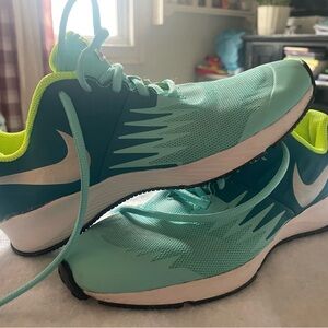 Kids Nike Star Runner Athletic Sneakers size 6y